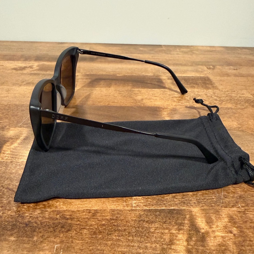 Diff Eyewear Becky II Sunglasses - Picture 2 of 5
